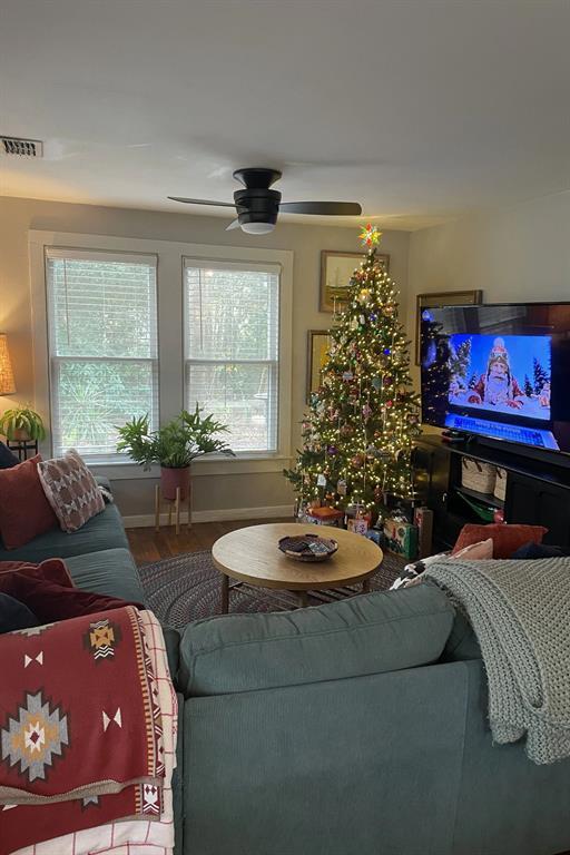 Building Photo - 200 S Cedar St