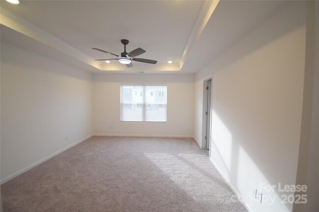 Building Photo - 752 Kitfox Dr NW