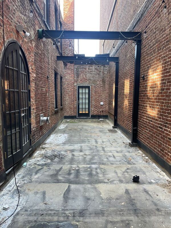 Building Photo - 407 N Charles St
