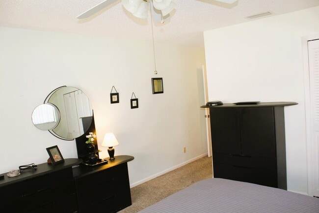 Building Photo - 9825 Bischofia Tree Way