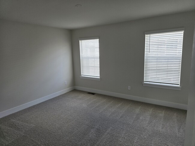Building Photo - 601 W Jubal Early Dr