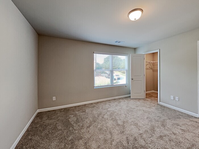 Building Photo - 2152 Belmont Cir NE