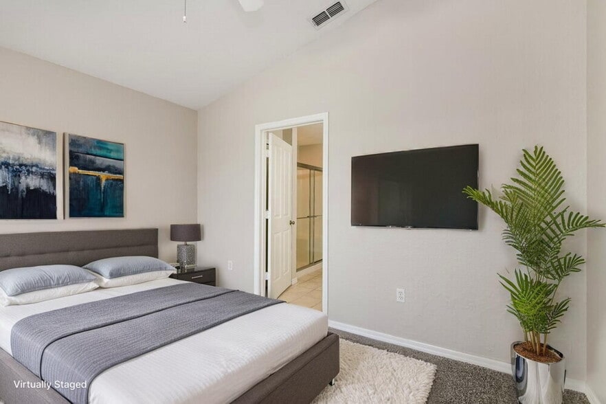 Building Photo - 17305 Woodcrest Way