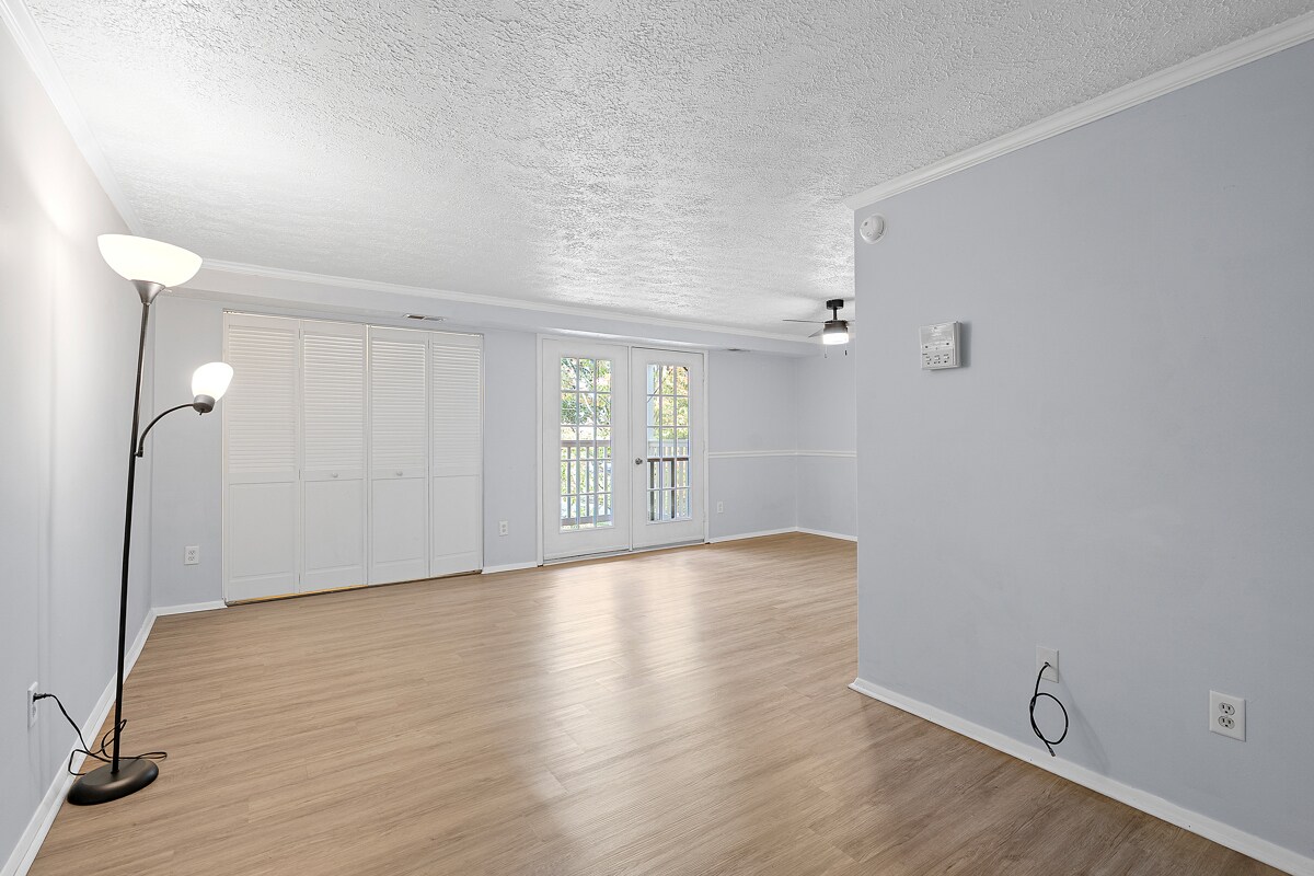 Building Photo - 976 Wood Hollow Dr