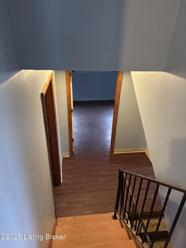 Building Photo - 4019 Lomond Dr