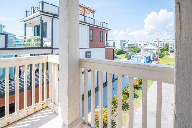 Building Photo - OFF-SEASON FURNISHED MONTHLY RENTAL STARTI...
