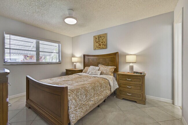 Building Photo - 3402 Theo Way