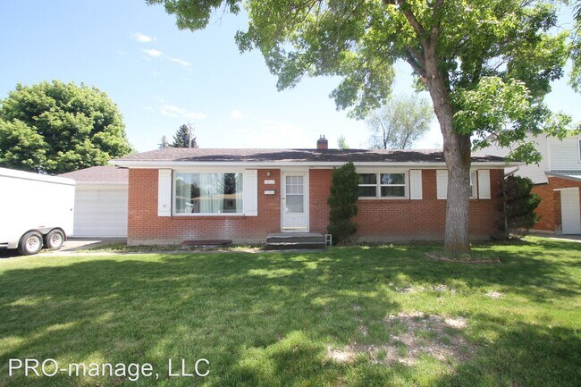 Primary Photo - 5 br, 2 bath House - 1025 Homer Ave.