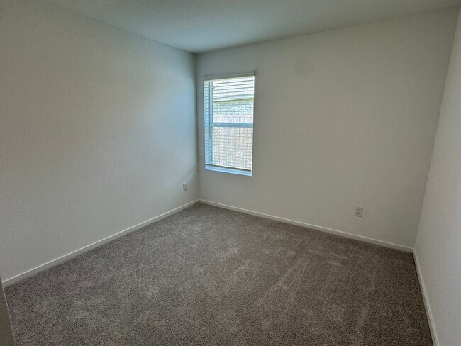 Building Photo - 31529 Pianella Ln