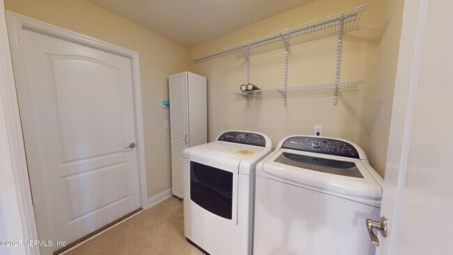 Building Photo - 4786 Yacht Ct