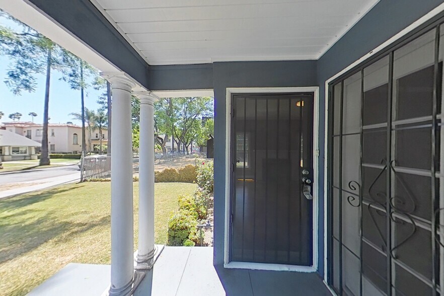 Building Photo - 207 W Windsor Rd