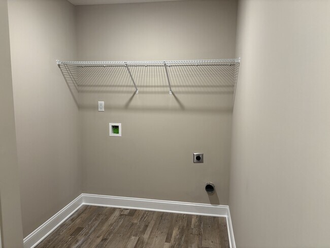 Building Photo - 235 Dugger Dr