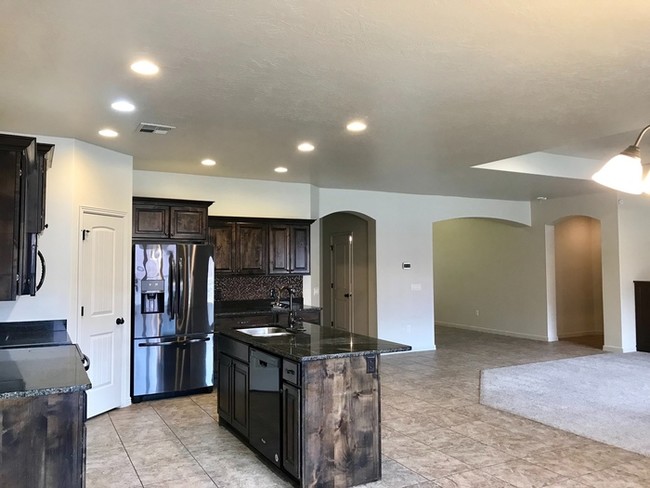Building Photo - **Beautiful Little Valley Home**