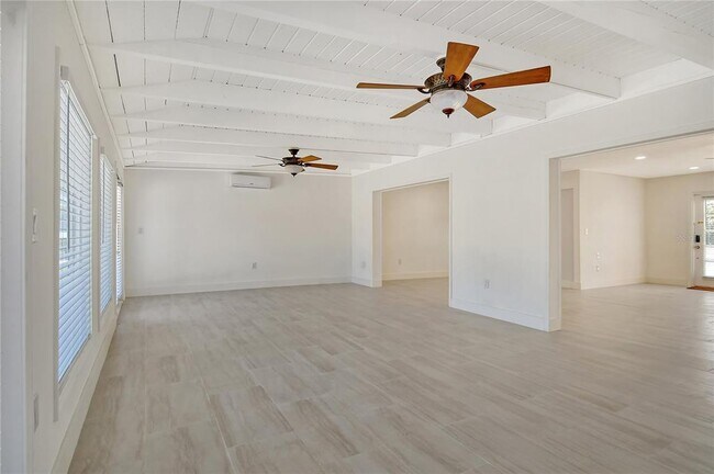 Building Photo - 913 Key Way