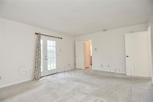 Building Photo - 4243 Yupon Ridge Dr