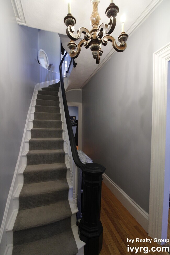 Building Photo - 196 Dorchester St