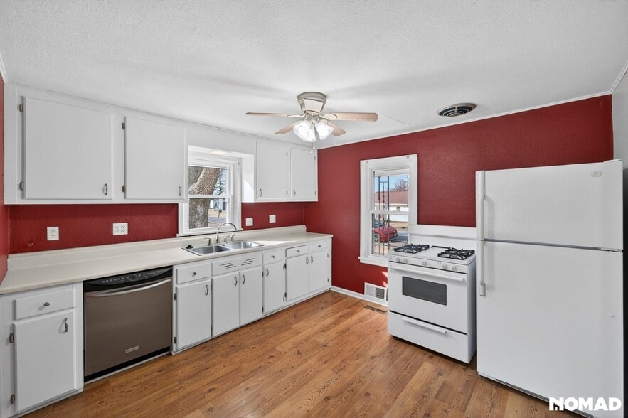 Building Photo - 301 Birch Ave