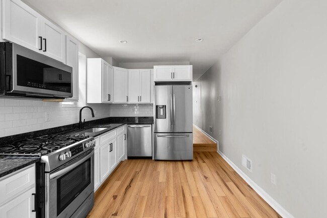 Building Photo - 2110 E Fayette St