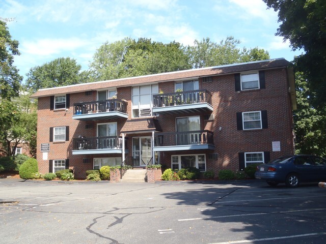 Primary Photo - 99 Pleasant St
