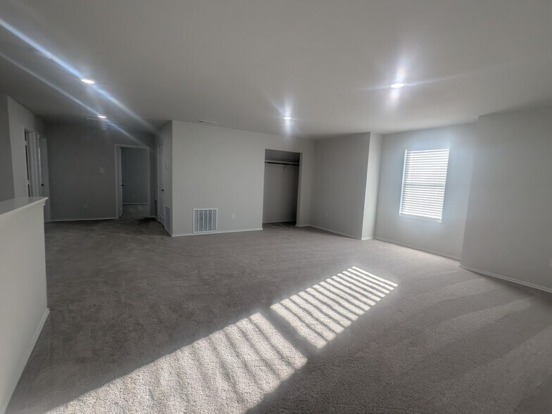 Building Photo - 845 Eagles Nest Dr