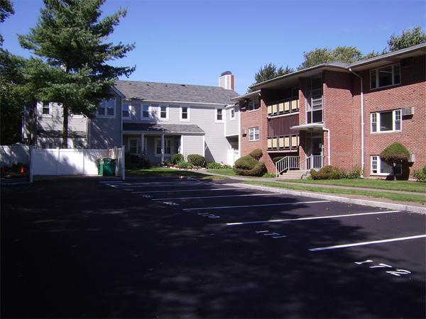 Building Photo - 206 Rock St