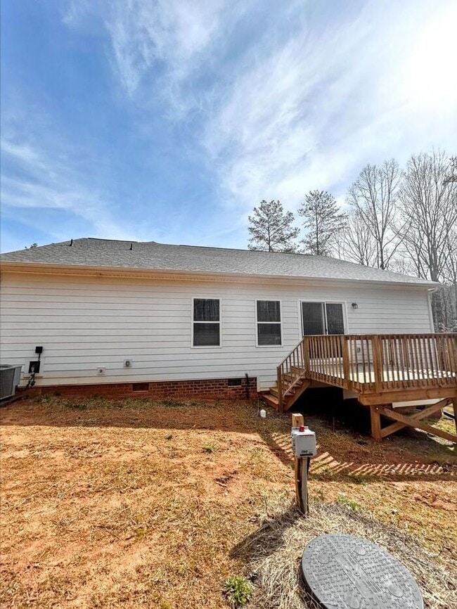 Building Photo - 1393 Karriker Ln