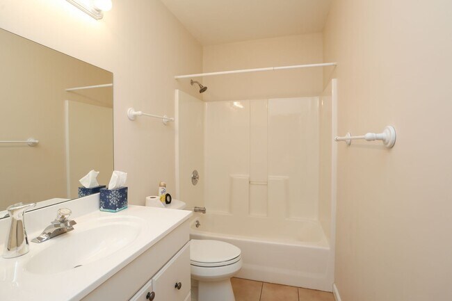 Building Photo - ** LELY COUNTRY CLUB UNFURNISHED 3 BEDROOM...