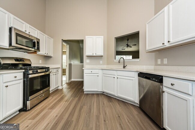 Building Photo - 342 Summit View Dr