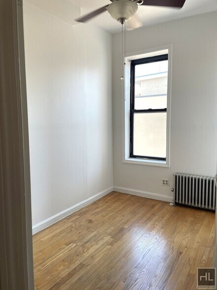 Building Photo - 6 AVENUE