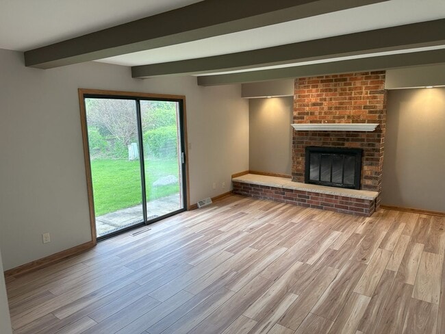 Building Photo - Beautifully Remodeled 3-Bedroom Home with ...