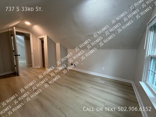 Building Photo - 737 S 33rd St