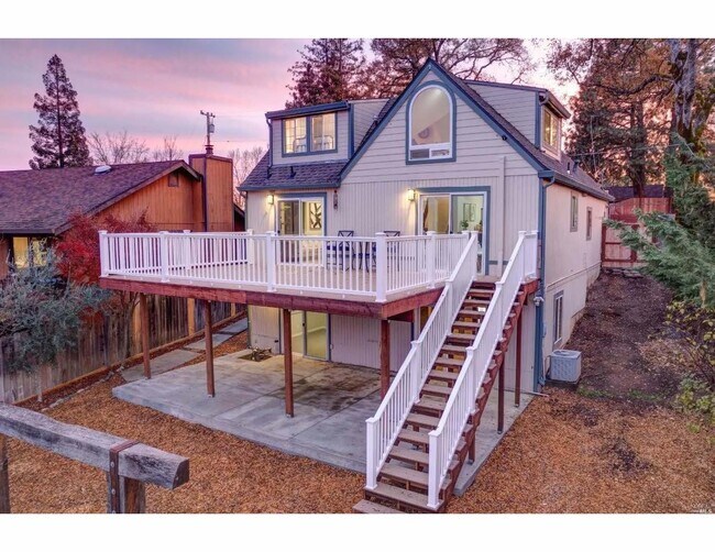 Building Photo - 500 Forest Dr