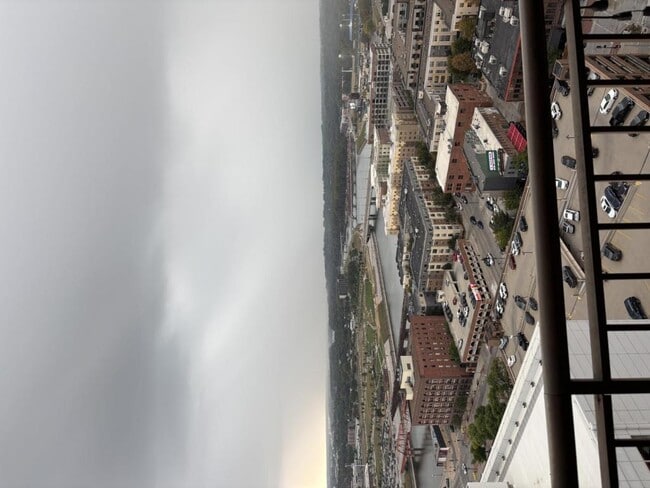 Primary Photo - 300 Walnut St