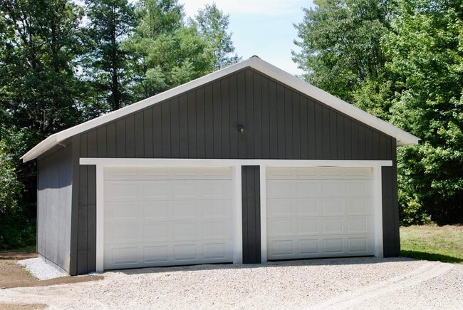 Building Photo - 469 Mountain Rd