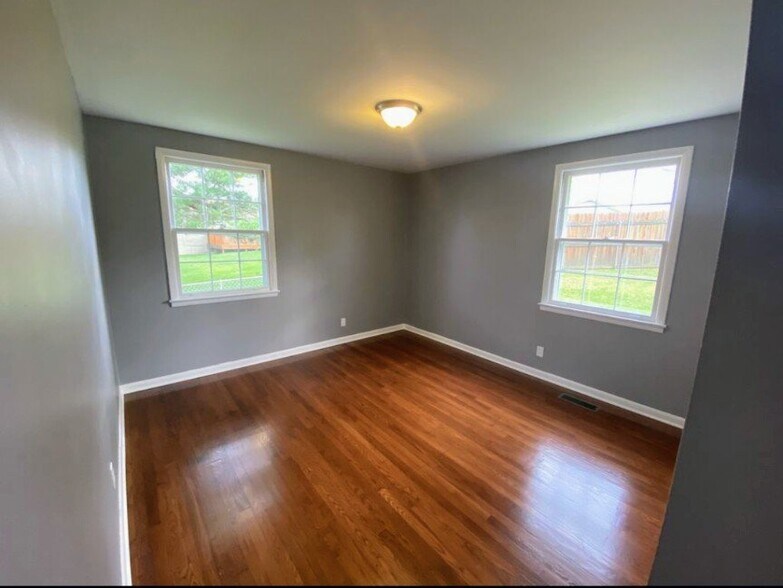 Building Photo - 218 Walcott Dr