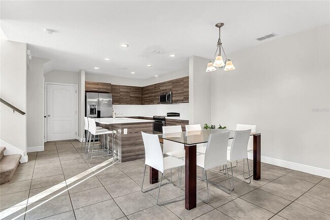 Building Photo - 105 Kenny Blvd