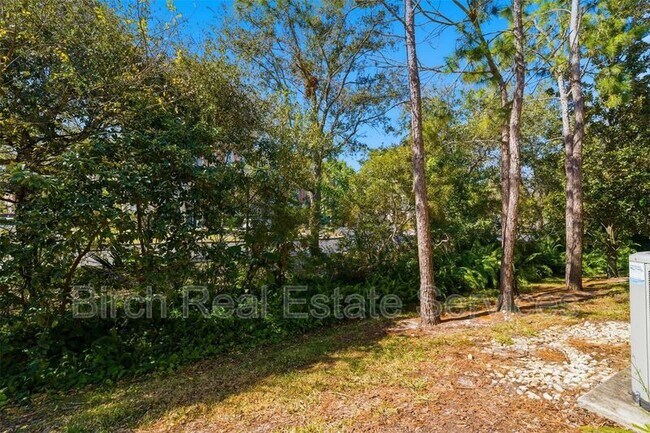 Building Photo - 11840 13th Way N