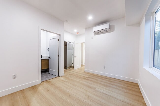 Building Photo - 1656 S Hayworth Ave