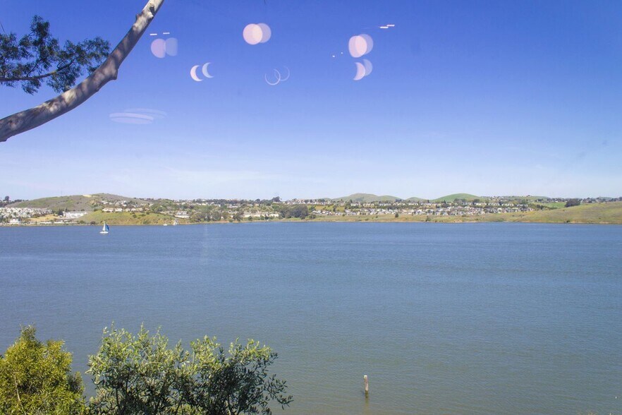 Building Photo - 352 Winslow St