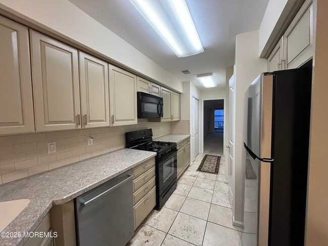 Building Photo - 210 Spinnakers Cv