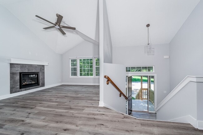 Building Photo - Move-In Ready 4-Bedroom Beauty with Modern...