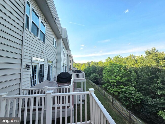 Building Photo - 5415 Stream Bank Ln