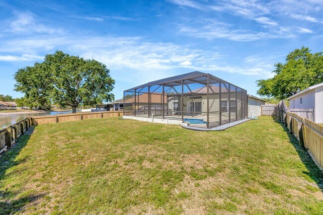 Building Photo - 10461 Hunters Haven Blvd