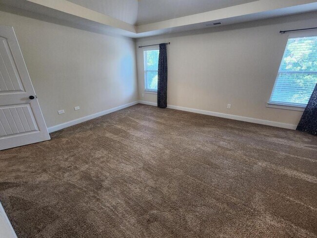 Building Photo - 2740 Blake Towers Ln