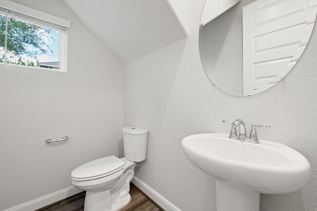 Building Photo - 9914 Brickhouse Dr