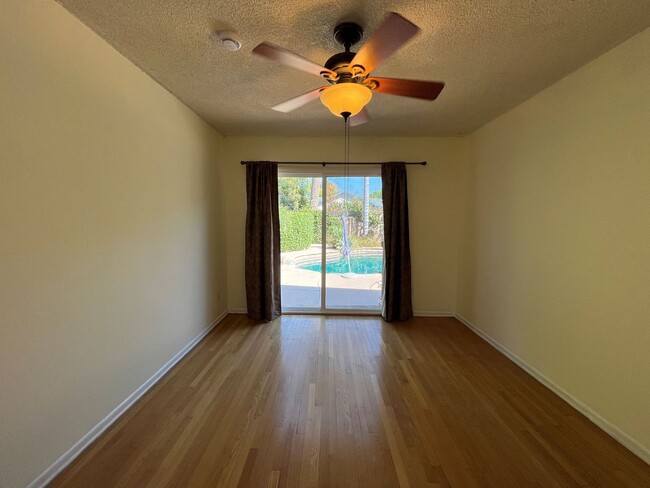 Building Photo - Canoga Park 3BR w/pool + great backyard, o...