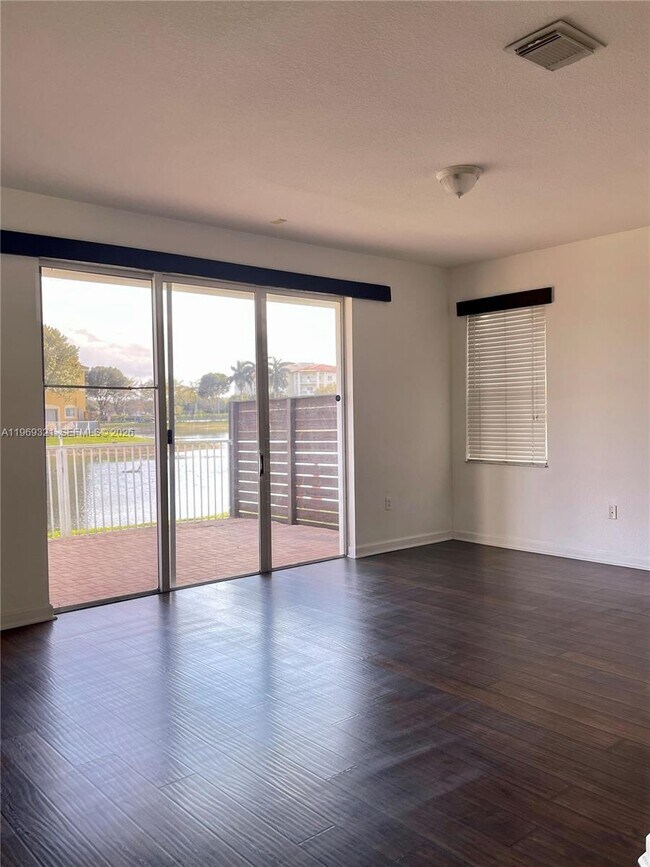 Building Photo - 10844 NW 84th St