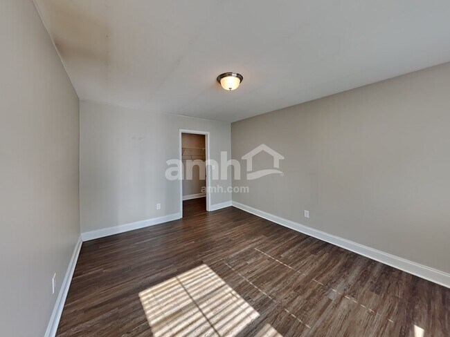 Building Photo - 5211 Tupelo St