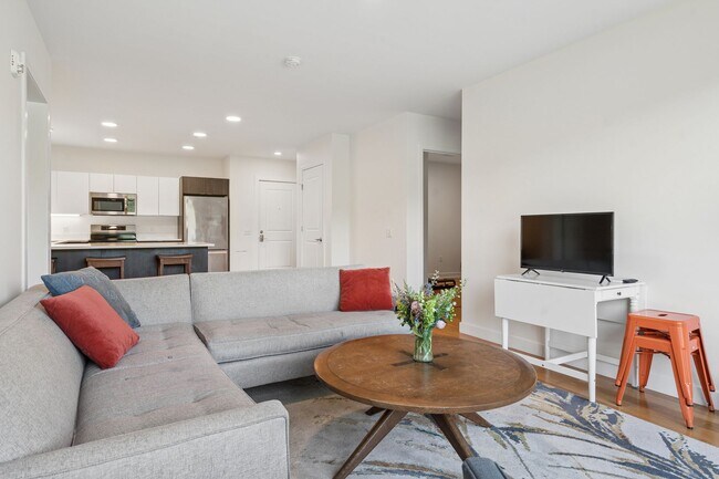 Building Photo - 2 Bedroom Condo at Treetops