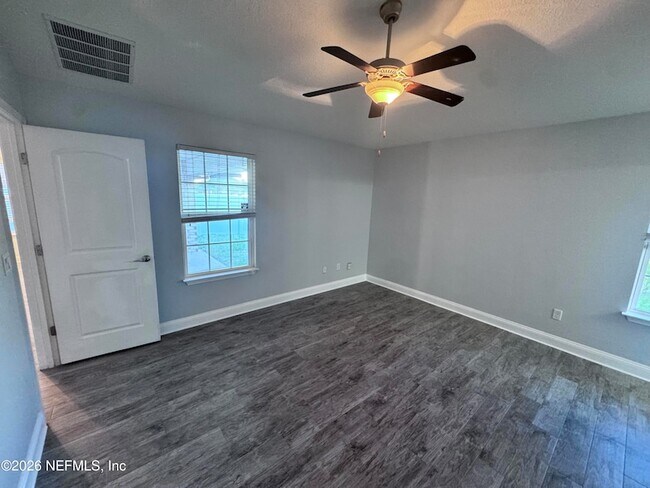Building Photo - 7565 Westland Oaks Dr